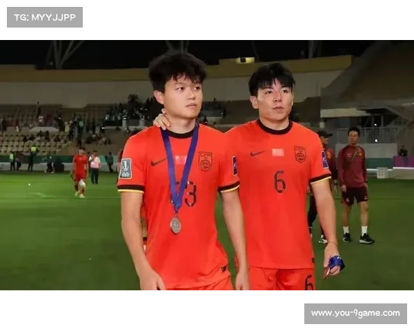 海港本土标王杨希右路攻防俱佳 六抢断三关键传球成唯一亮点