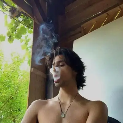 邬茜梧